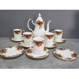 13 pieces of royal Albert old country Roses