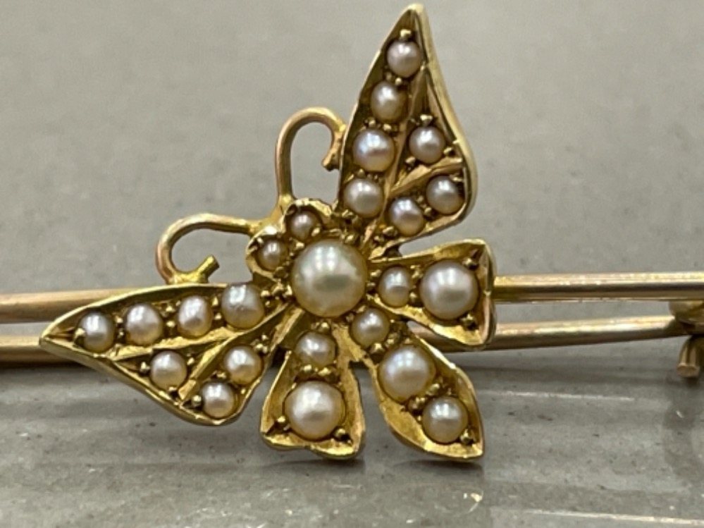 15ct gold pearl butterfly brooch 1.9g - Image 2 of 2