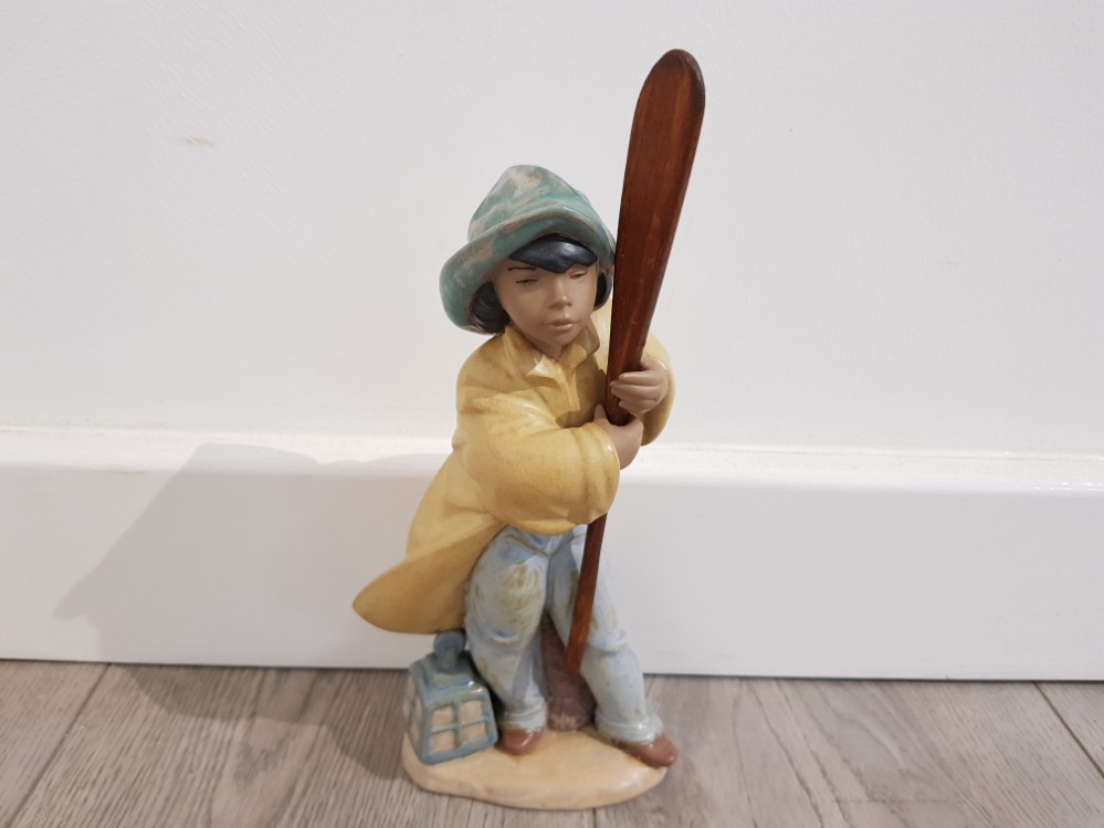 Gres lladro figure young fisherman model number 2335 in great condition 24 cm high