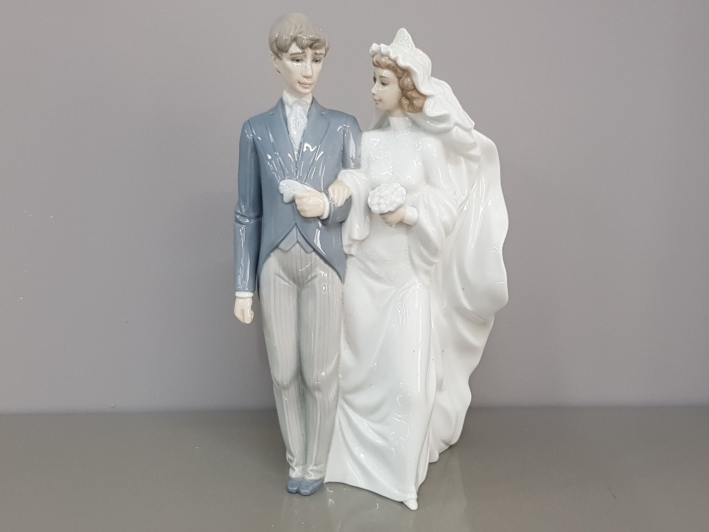 Nao by lladro figure 1110 bride and groom
