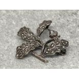 Silver marcasite oak leaf and acorn brooch 6.2g