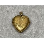 9ct gold heart shaped locket pendant 2.5g