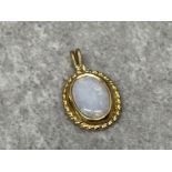 9ct gold oval opal pendant 0.4g