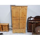 Pine double door wardrobe with fitted single drawer 180x92x61