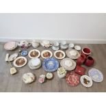 Large collection of pottery items including bellini Italy, wedgwood jasper ware and a Arthur wood