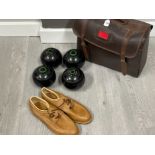 Thomas Taylor bowls and bag with size 7 shoes