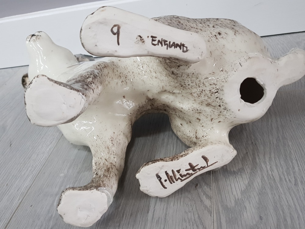 Winstanley pottery arctic hare with signature on foot - Image 2 of 3