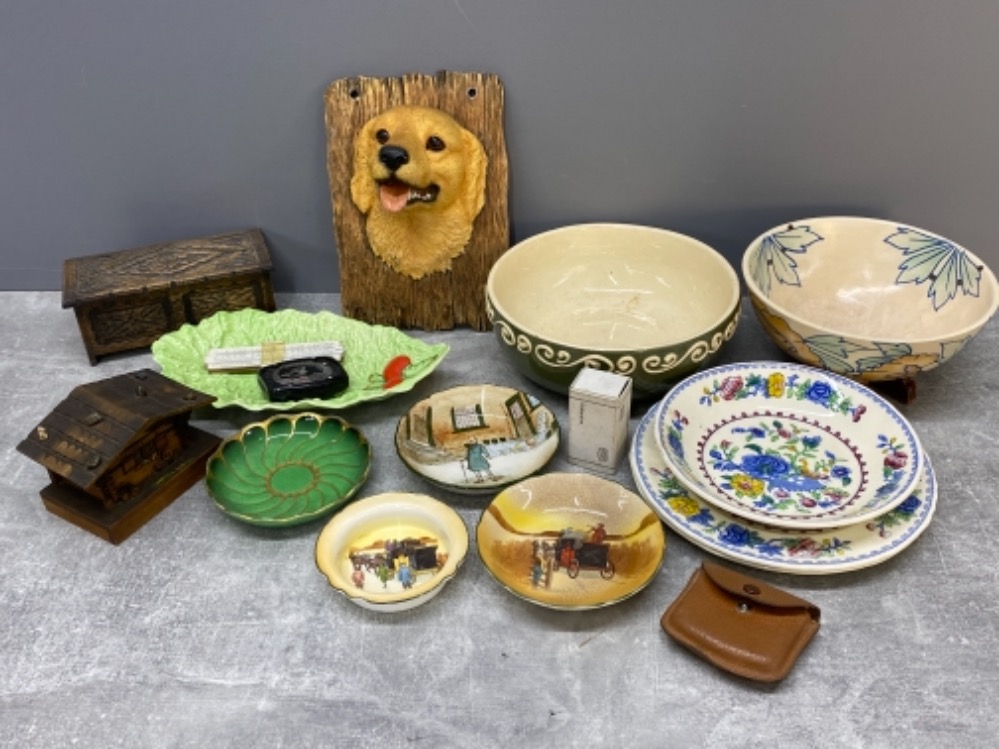 Mixed lot containing Royal Doulton and masons plates, Carlton ware and Labrador key rack by the