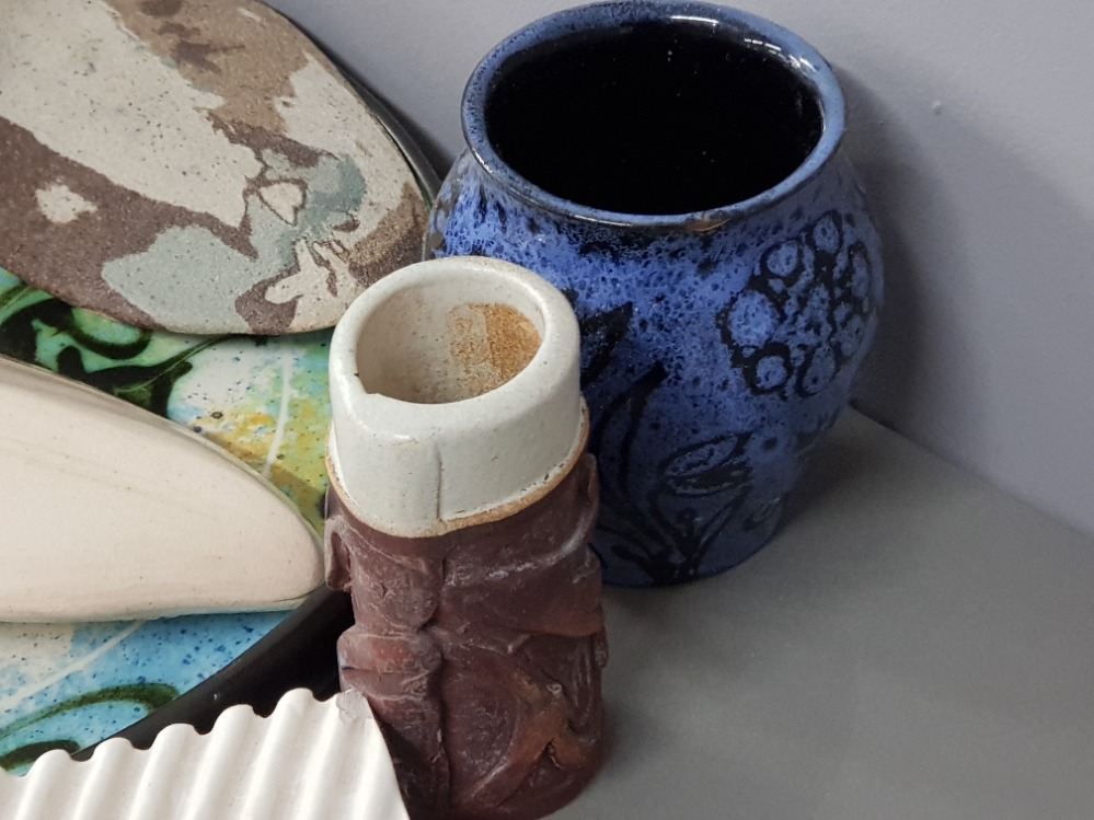 Assorted studio pottery from various potters including Celtic pottery, newlyn horse tray, pottery - Image 3 of 3