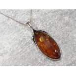 Silver and oval amber pendant and chain 5.4g gross