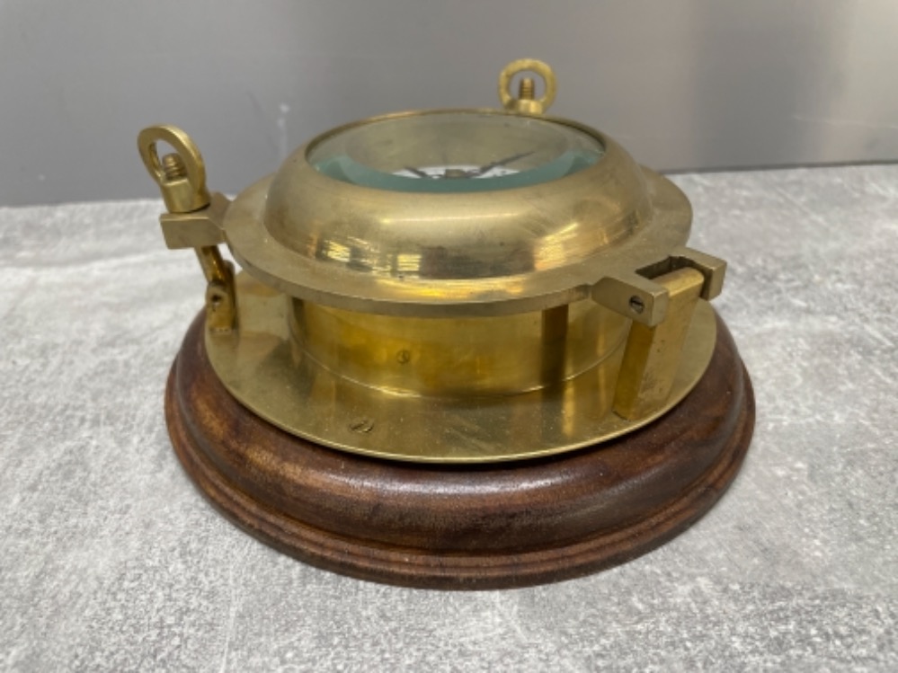Brass porthole clock - Image 2 of 2