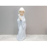 Nao by lladro figure 298 nina piadosa "- girl praying