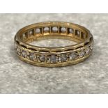 9ct gold band ring with synthetic spinels 2.85g size N