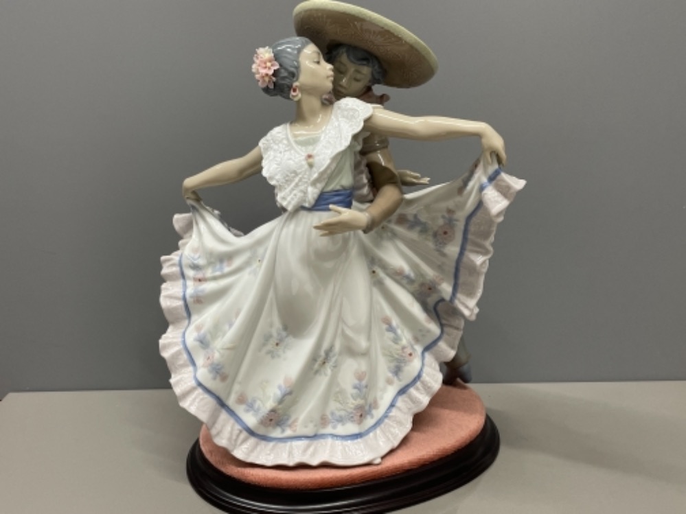 Lladro 5415 Mexican dancers in excellent condition and original box