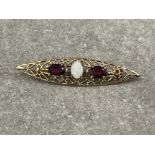 9ct gold opal and 2 garnet bar brooch 4.15g