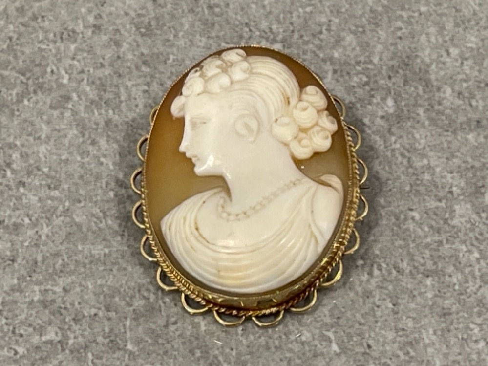 9ct gold cameo brooch/pendant 8.9g