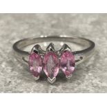 9ct white gold pink sapphire ring size N 1.93g