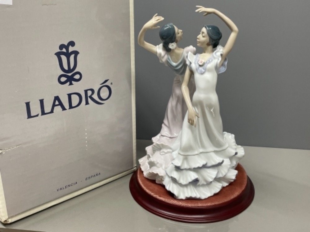 Lladro 5601 Ole flamenco in great condition and original box