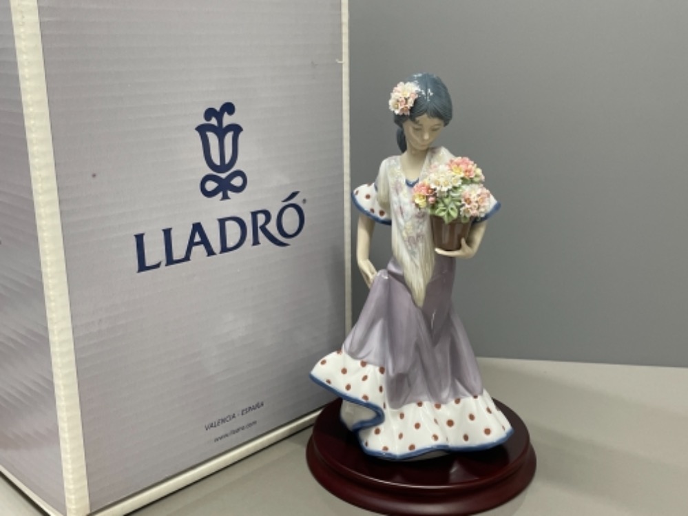 Lladro 5490 Flor Maria in great condition and original box