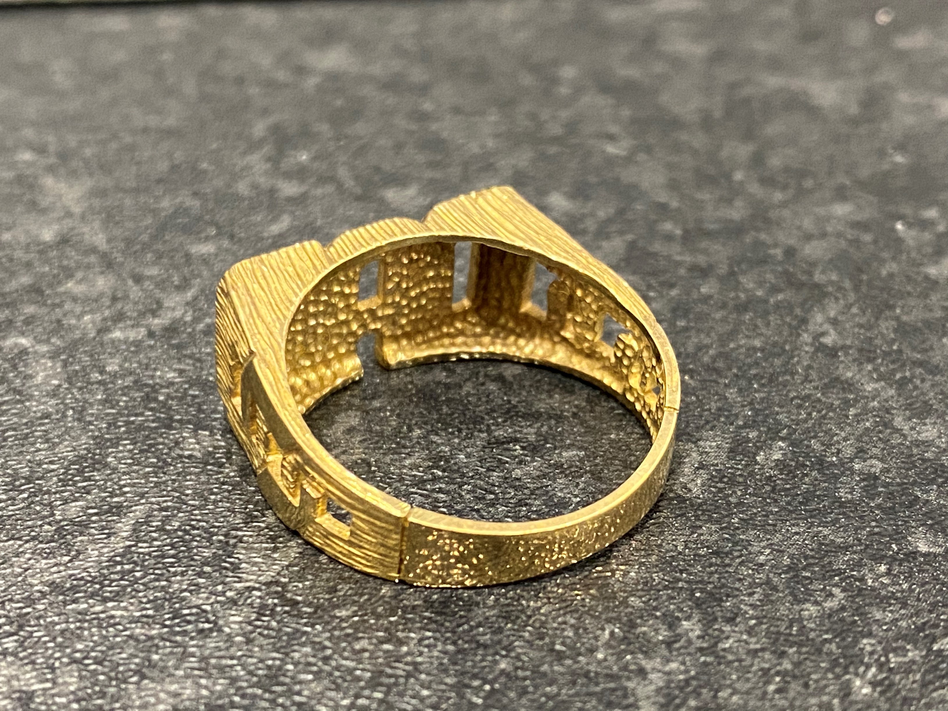 9ct gold Dad ring 5.9g - Image 3 of 3