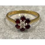 18ct gold diamond and garnet flower cluster ring 2.37g size O1/2