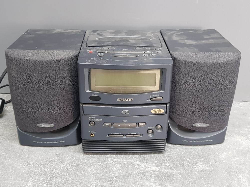 Sharp micro Hi-Fi with pair of matching speakers