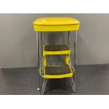 Retro stool/steps in yellow