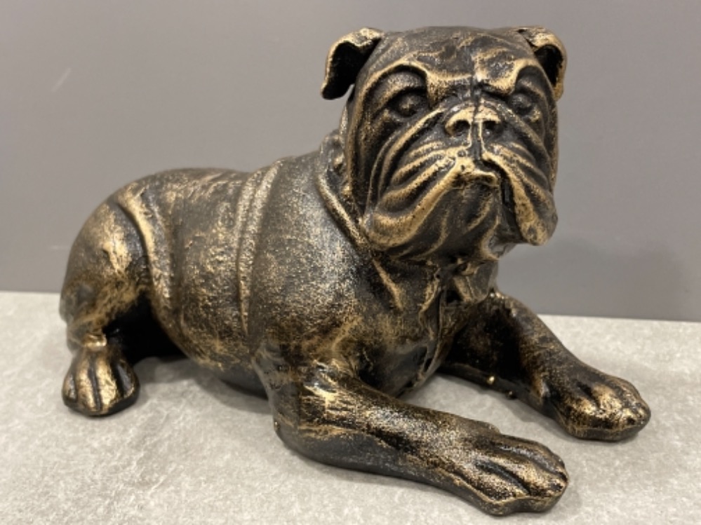 Bulldog lying in Bronze affect 24cm x 15cms - Bild 2 aus 2