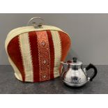 Swan teapot the carlton