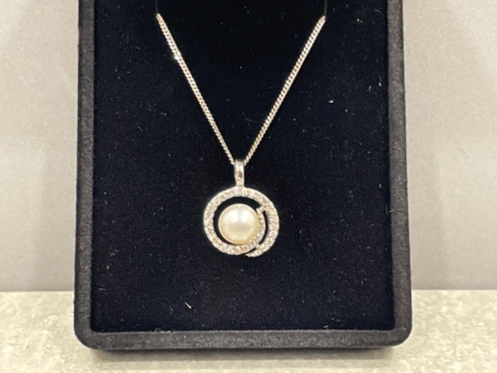 Silver cz freshwater pearl pendant and chain
