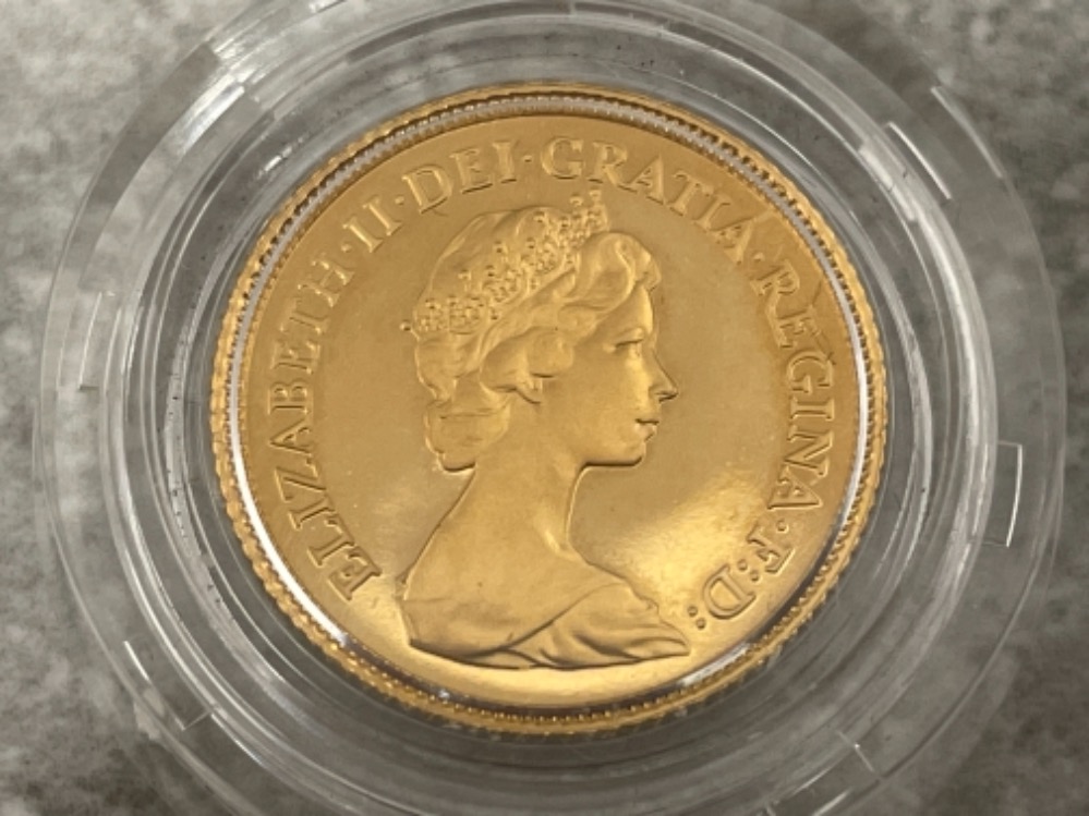 22ct gold 1983 half sovereign proof coin - Image 2 of 2