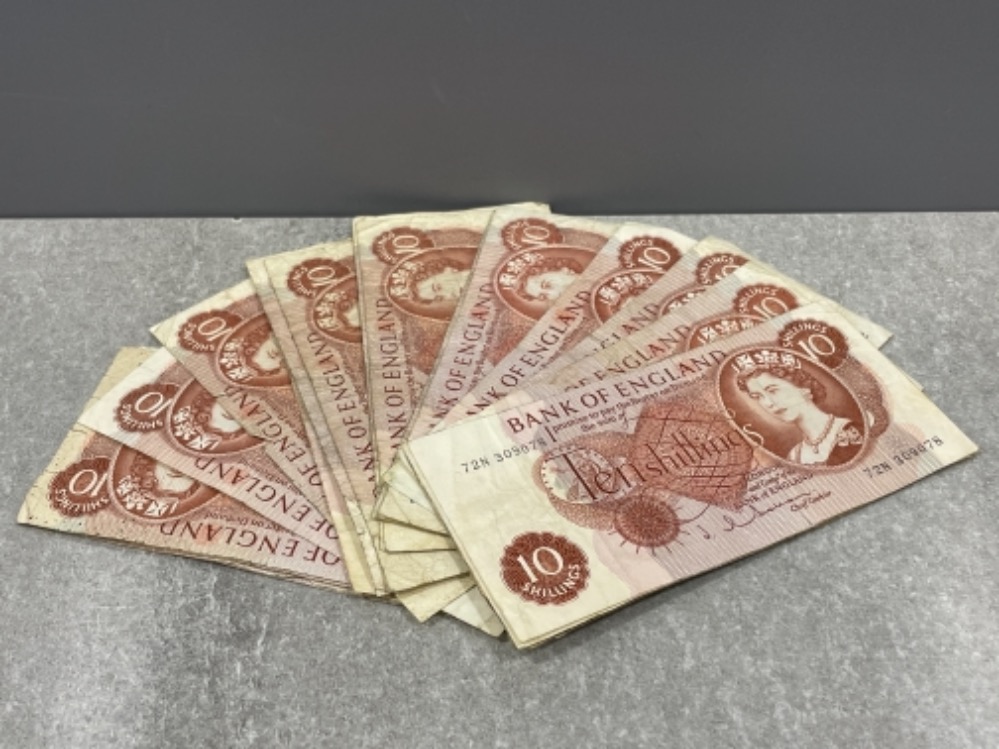 Banknotes 1962-66 10 shillings notes (20) in mixed grade