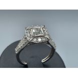 9ct white gold diamond set square cluster ring 2.87g size K