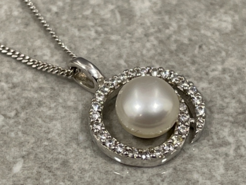 Silver cz freshwater pearl pendant and chain - Image 2 of 2