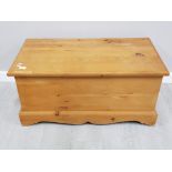 Heavy pine blanket box 90x47cm