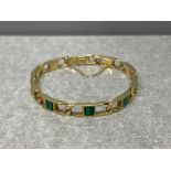 18ct gold bracelet set with green malachite 19.9g