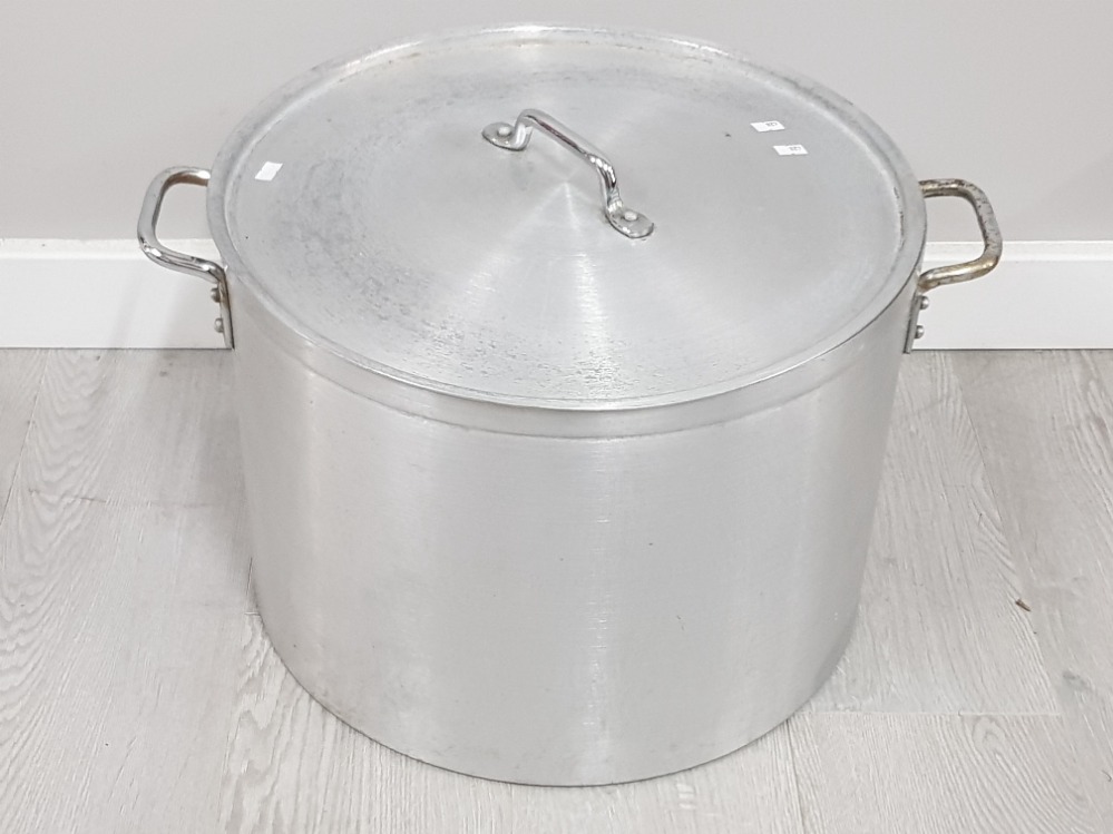 Large twin handled lidded catering pan