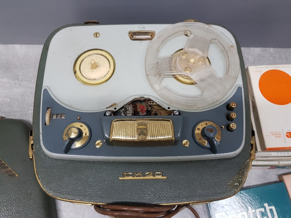 Vintage Grundig TK20 reel to reel player including 9 magnetic recording tapes in original boxes - Bild 2 aus 4