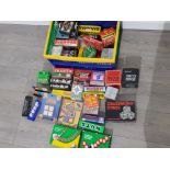 Box containing miscellaneous vintage puzzles, snookered, bunkered etc