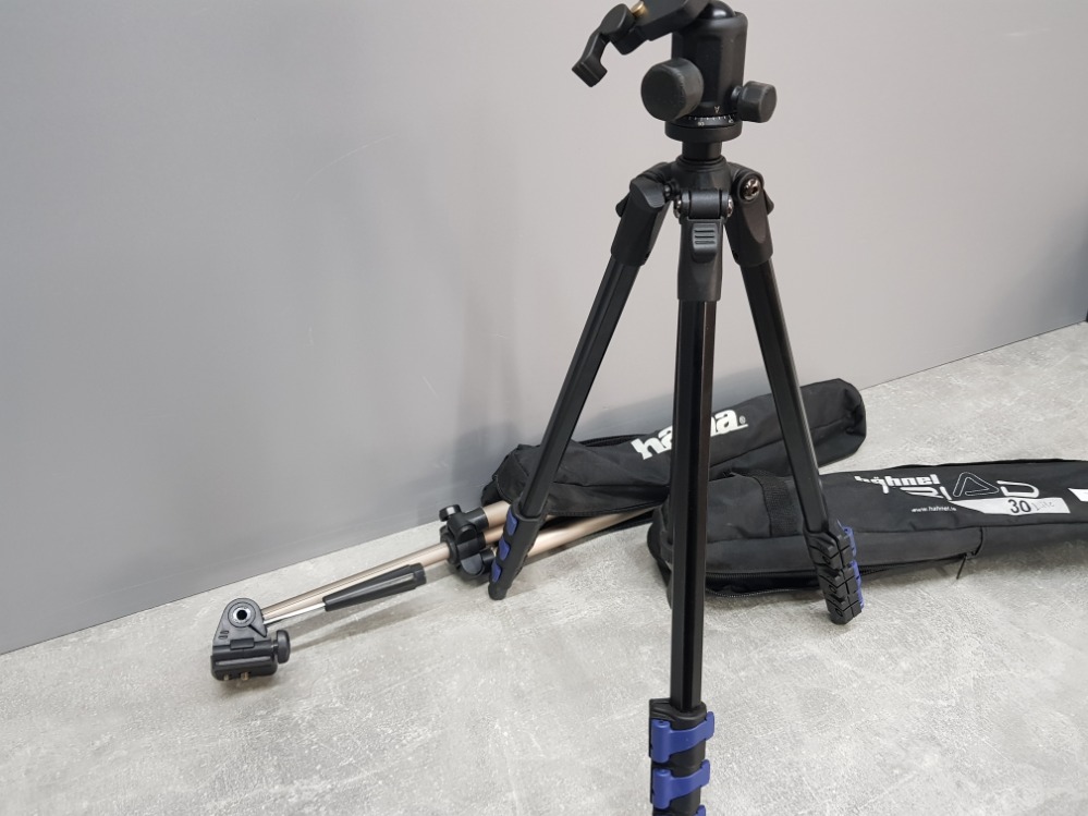 2 adjustable telescopic camera tripod stands makers hama and hahnel triad 30 lite in original - Image 2 of 2