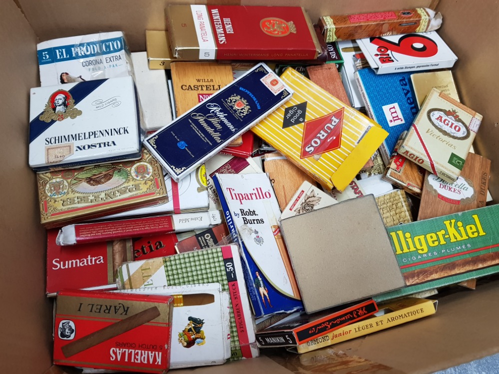 2 boxes containing a large Quantity of vintage cigar tins and boxes - Bild 3 aus 4