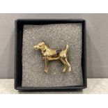 Well modelled 3D 9ct gold dog brooch. In excellent condition vintage item marked 375 birmingham 6.1g