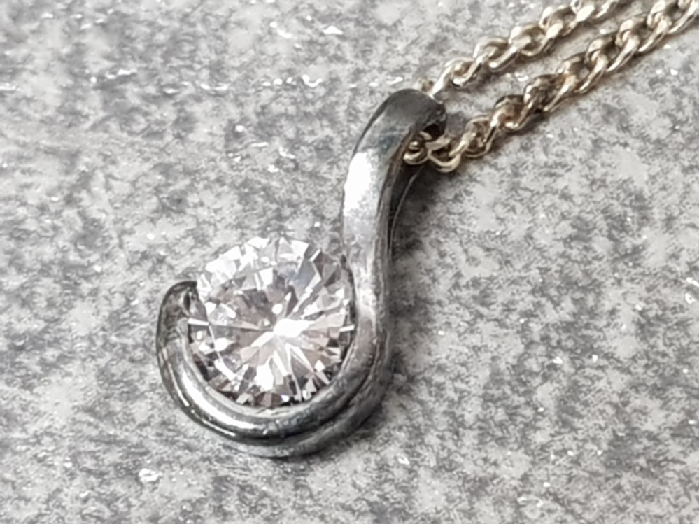 Silver and cz pendant on chain 3.4g gross - Image 2 of 2