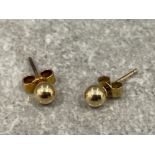 9ct gold stud earrings