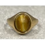 Gents 9ct gold Tigers eye signet ring. 6.5G size W