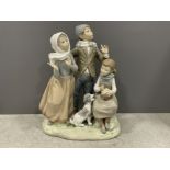 Lladro 1239 Christmas carol in good condition