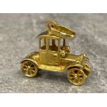 18ct gold Model T Ford car pendant/charm 6.2g
