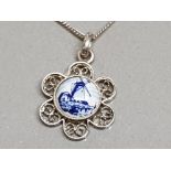 Silver and delft plaque pendant and chain 2.7g gross