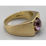 Vintage 18ct heavy gold Amethyst gents ring. Size R 13g