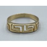 14ct gold fancy Greek key patterned ring. Size N 2.5g